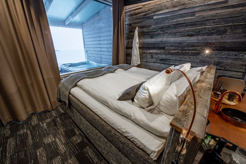 Midweek Aurora View Suites