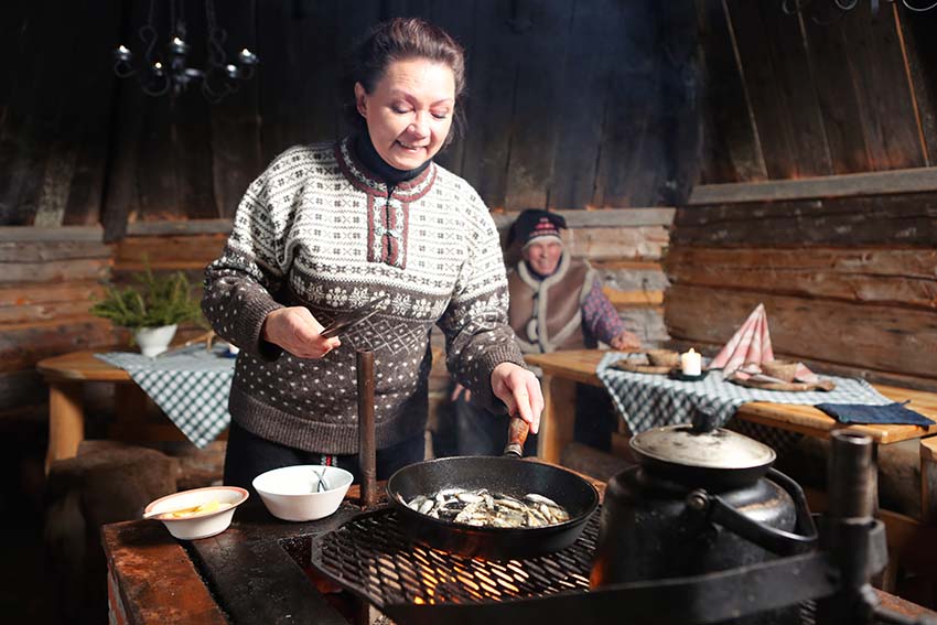 Isokenkäisten Klubi Lodge